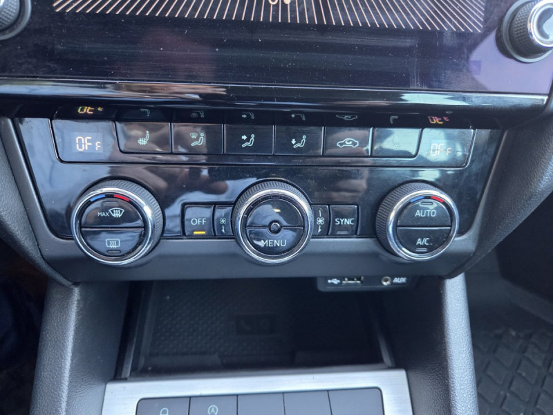 Photo 19 de l'offre de Skoda Octavia Combi (3) 2.0 TDI 150 DSG6 Style à 18790€ chez Carlyss automobiles Vitré