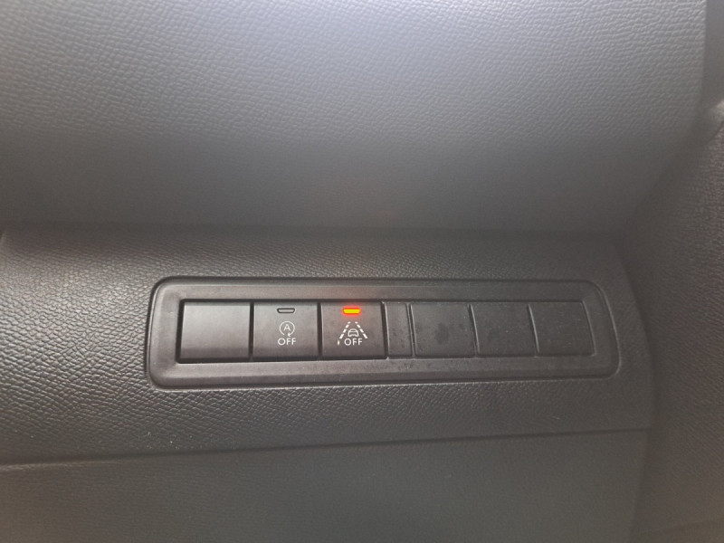 Photo 19 de l'offre de PEUGEOT 308 SW (2) BlueHDi 130 EAT6 S&S Allure Business à 12490€ chez Carlyss automobiles Vitré