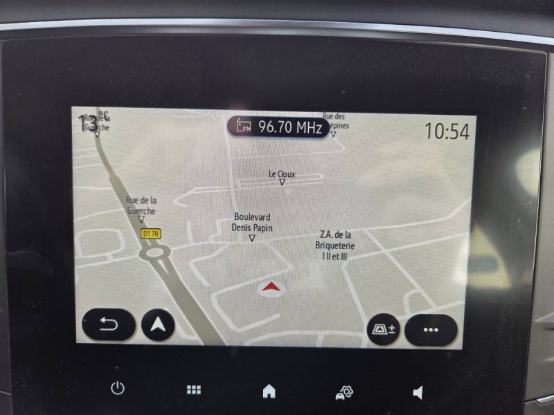 Photo 10 de l'offre de Renault Mégane Berline (4) Business TCe 115 FAP -21N à 14490€ chez Carlyss automobiles Vitré