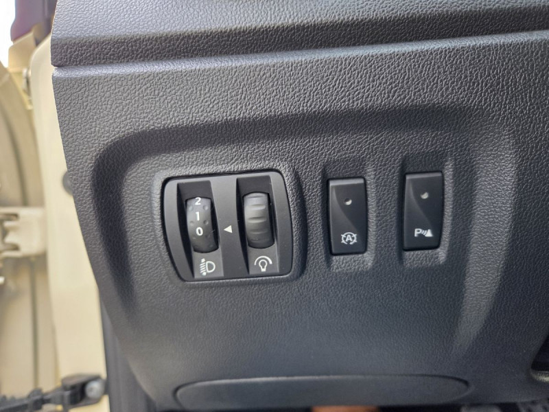 Photo 22 de l'offre de RENAULT Captur Intens Energy TCe 90 à 9490€ chez Carlyss automobiles Vitré