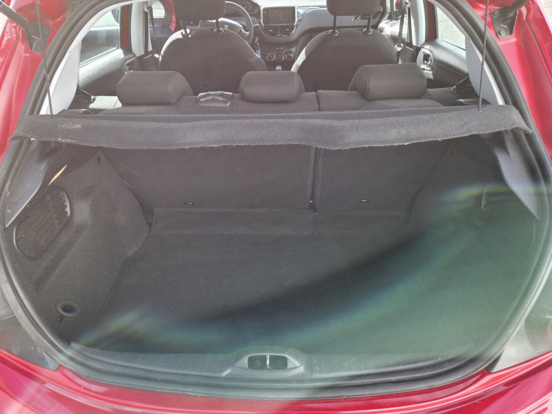 Photo 9 de l'offre de PEUGEOT 208 1.6 BlueHDi 100 S&S Active à 8490€ chez Carlyss automobiles Vitré