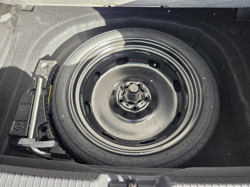 Photo 23 de l'offre de Volkswagen Golf (8) 2.0 TDI SCR 115 DSG7 Life Busi à 19790€ chez Carlyss automobiles Vitré