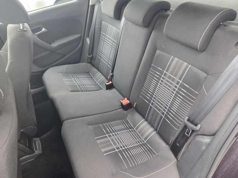 Photo 10 de l'offre de Volkswagen Polo (5) 1.0 60 Lounge à 10490€ chez Carlyss automobiles Vitré