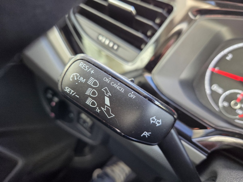 Photo 13 de l'offre de Volkswagen Polo (6) 1.0 TSI 95 Business à 11290€ chez Carlyss automobiles Vitré