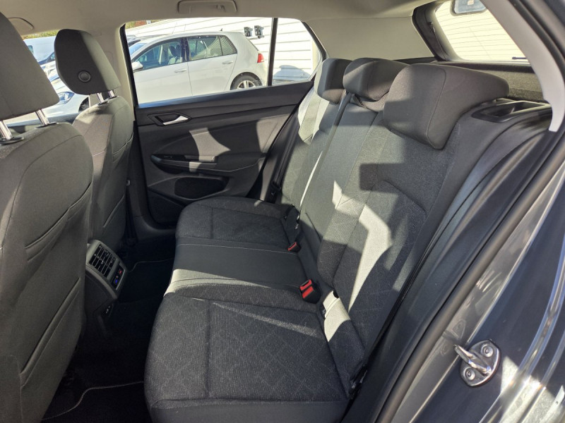 Photo 9 de l'offre de Volkswagen Golf (8) 2.0 TDI SCR 115 DSG7 Life Busi à 19790€ chez Carlyss automobiles Vitré