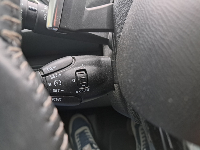 Photo 17 de l'offre de PEUGEOT 308 SW (2) BlueHDi 130 EAT6 S&S Allure Business à 12490€ chez Carlyss automobiles Vitré