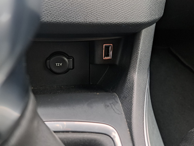 Photo 15 de l'offre de PEUGEOT 308 SW (2) BlueHDi 130 EAT6 S&S Allure Business à 12490€ chez Carlyss automobiles Vitré