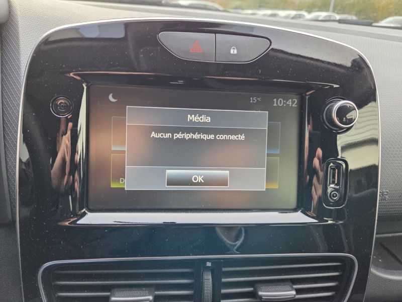 Photo 12 de l'offre de Renault Clio Estate (4) Business dCi 90 à 12990€ chez Carlyss automobiles Vitré