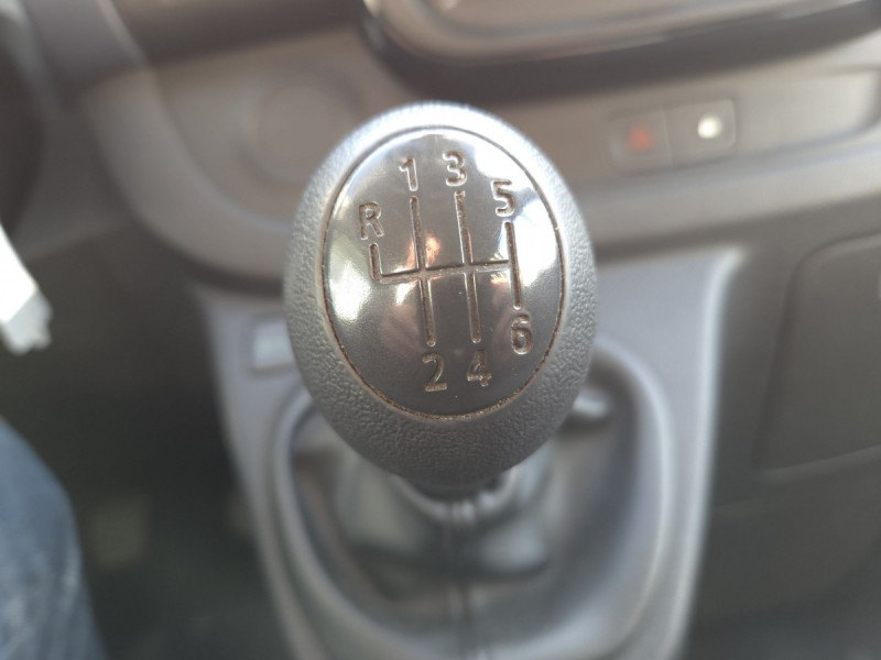 Photo 20 de l'offre de Opel Vivaro (2) 1.6 CDTI 125 ECO S/S 2.9 L2H1 PACK CLIM+ à 17290€ chez Carlyss automobiles Vitré