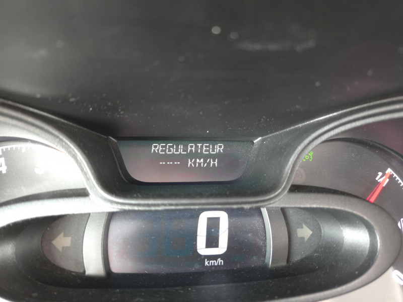 Photo 16 de l'offre de Opel Vivaro (2) 1.6 CDTI 125 ECO S/S 2.9 L2H1 PACK CLIM+ à 17290€ chez Carlyss automobiles Vitré