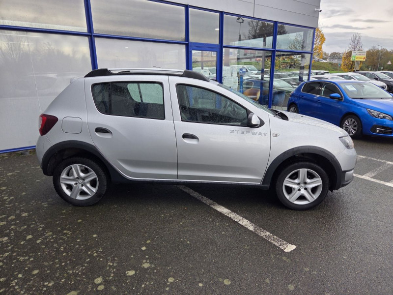 Photo 4 de l'offre de Dacia Sandero (2) Stepway Prestige dCi 90 E6 Easy-R à 10990€ chez Carlyss automobiles Vitré