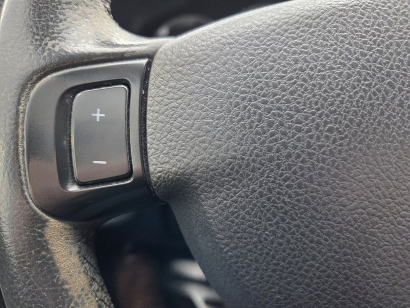 Photo 17 de l'offre de Dacia Sandero (2) Stepway Prestige dCi 90 E6 Easy-R à 10990€ chez Carlyss automobiles Vitré