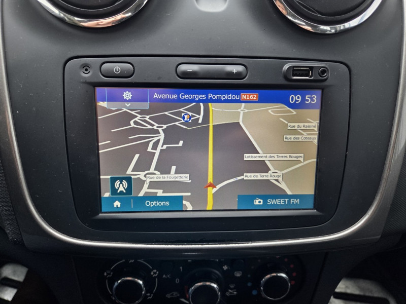 Photo 12 de l'offre de Dacia Sandero (2) Stepway Prestige dCi 90 E6 Easy-R à 10990€ chez Carlyss automobiles Vitré