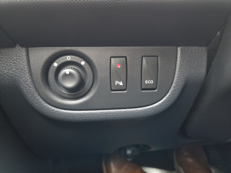 Photo 19 de l'offre de Dacia Sandero (2) Stepway Prestige dCi 90 E6 Easy-R à 10990€ chez Carlyss automobiles Vitré