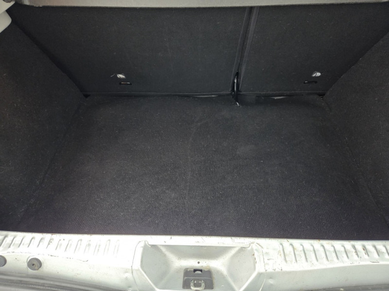 Photo 21 de l'offre de Dacia Sandero (2) Stepway Prestige dCi 90 E6 Easy-R à 10990€ chez Carlyss automobiles Vitré