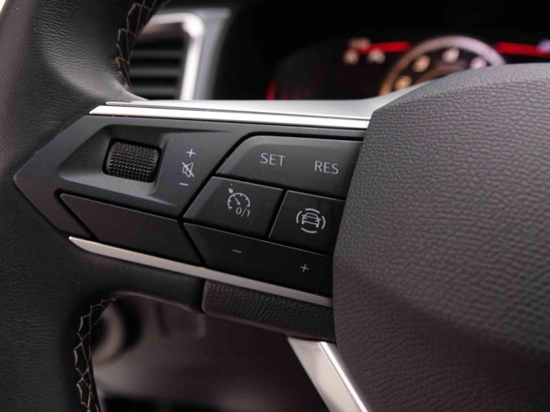 Photo 12 de l'offre de SEAT Ateca 1.5 TSi ACT 150 Style à 24210€ chez Carlyss automobiles Vitré