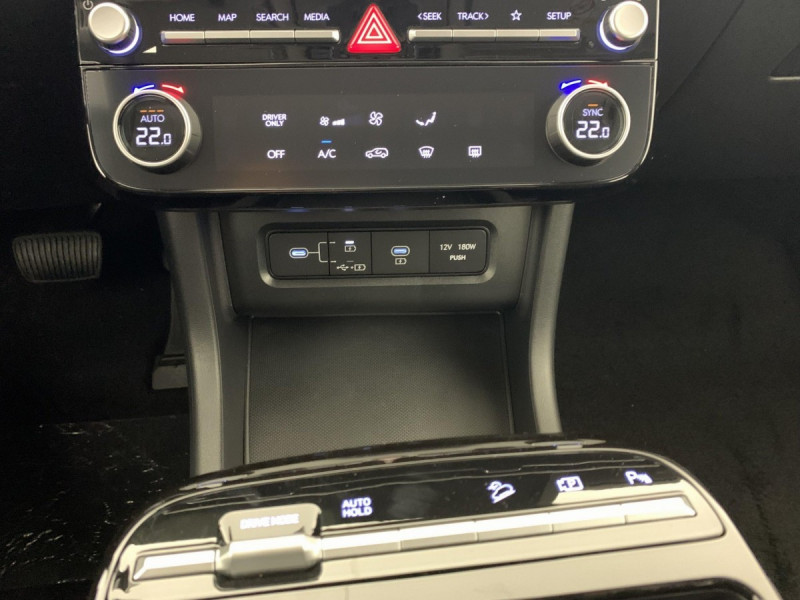 Photo 18 de l'offre de HYUNDAI Tucson 1.6 T-GDI 215 Hybrid BVA6 Initia à 28958€ chez Carlyss automobiles Vitré