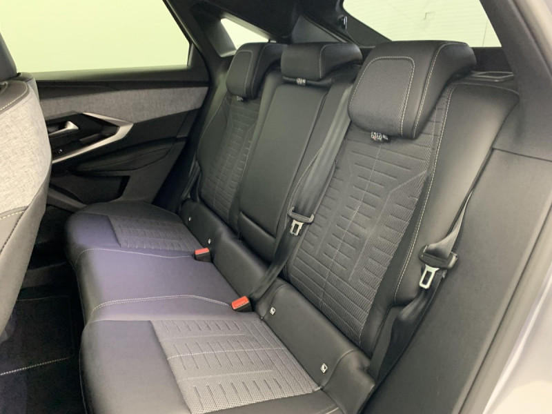 Photo 20 de l'offre de PEUGEOT 3008 Hybrid 145 e-DCS6 GT à 32958€ chez Carlyss automobiles Vitré