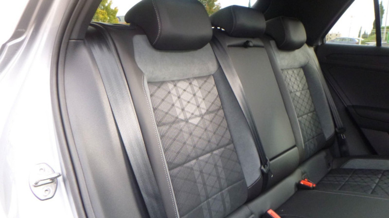 Photo 7 de l'offre de VOLKSWAGEN T-roc T-Roc 2.0 TDI 150 Start/Stop DSG7 R-Line Edition à 39398€ chez Carlyss automobiles Vitré