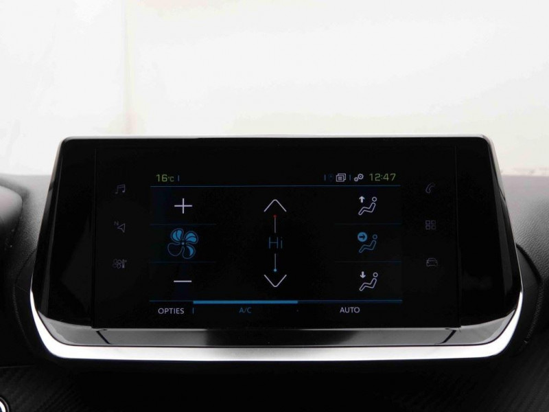 Photo 13 de l'offre de Peugeot E-208 50 kWh 136 Allure à 21701€ chez Carlyss automobiles Vitré