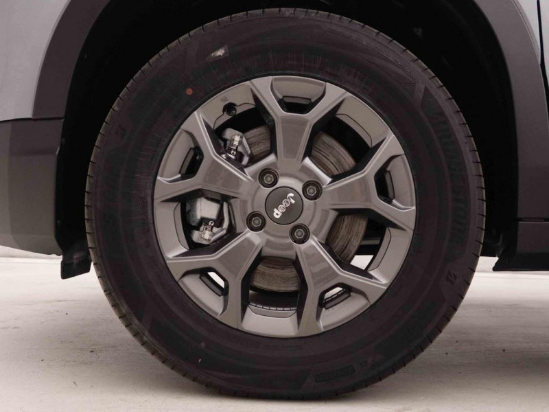 Photo 19 de l'offre de Jeep Avenger 1.2 MHEV 110 DCT6 Longitude à 26422€ chez Carlyss automobiles Vitré