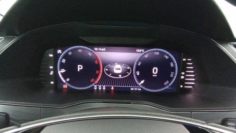 Photo 10 de l'offre de SKODA Superb Combi Superb Combi 2.0 TDI 150 SCR DSG7 Business à 32598€ chez Carlyss automobiles Vitré