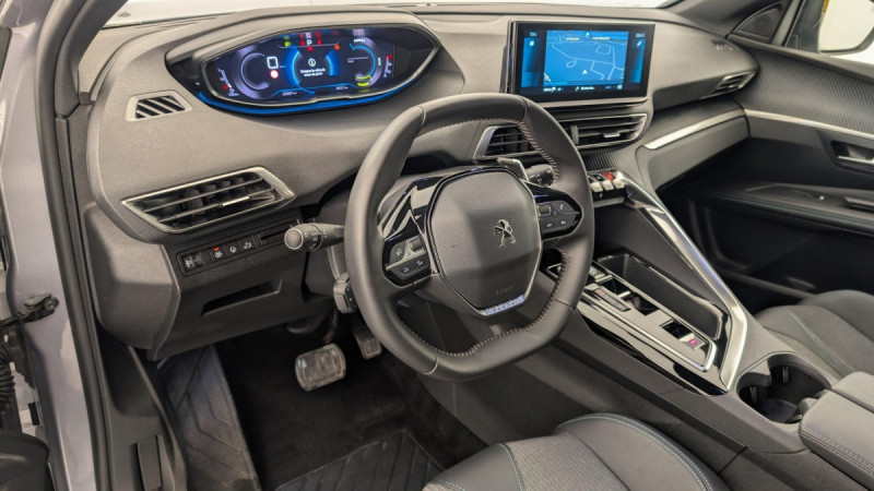 Photo 14 de l'offre de PEUGEOT 3008 Hybrid 136 e-DCS6 Allure Pack à 27853€ chez Carlyss automobiles Vitré