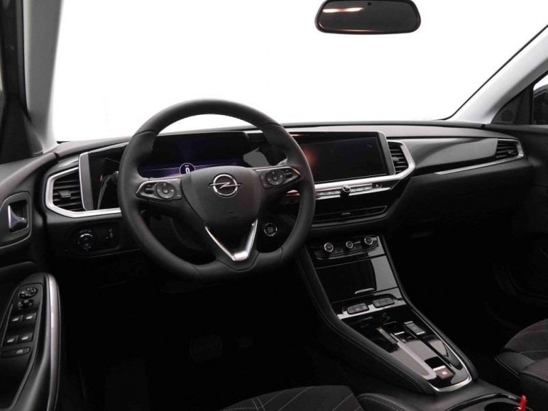 Photo 5 de l'offre de OPEL Grandland 1.2 T 130 AT Ultimate à 26194€ chez Carlyss automobiles Vitré