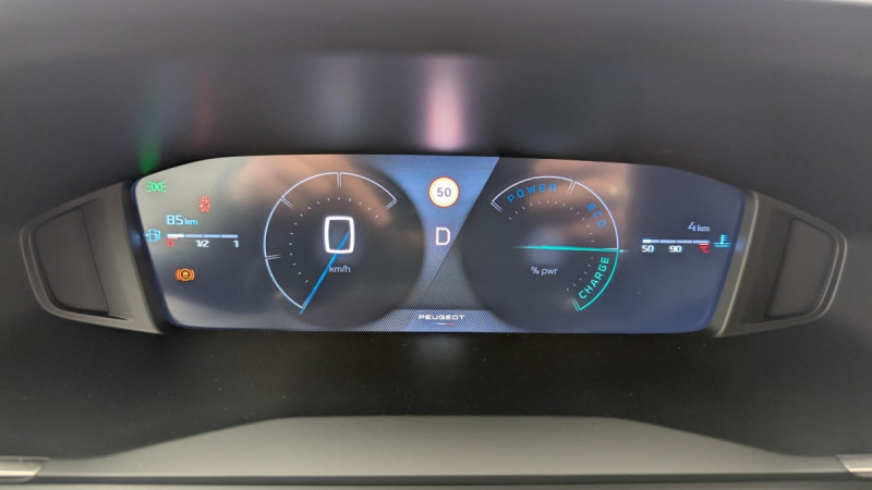 Photo 14 de l'offre de PEUGEOT 2008 Hybrid 145 e-DCS6 Allure à 24918€ chez Carlyss automobiles Vitré