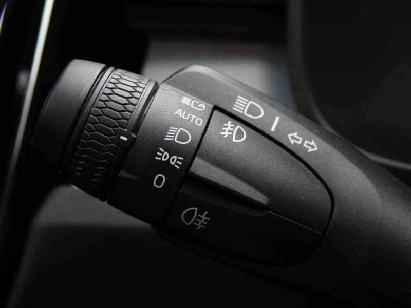 Photo 16 de l'offre de VOLVO XC40 1.5 T2 Geartronic Core à 32205€ chez Carlyss automobiles Vitré