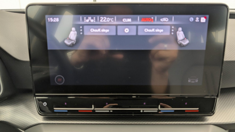 Photo 18 de l'offre de SEAT LEON Sportstourer 1.0 eTSI 110 DSG7 Style à 19090€ chez Carlyss automobiles Vitré