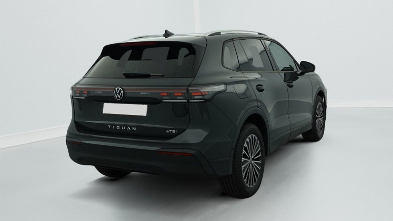 Photo 7 de l'offre de VOLKSWAGEN TIGUAN NOUVEAU 1.5 eTSI 150CV DSG7 LIFE PLUS à 37598€ chez Carlyss automobiles Vitré