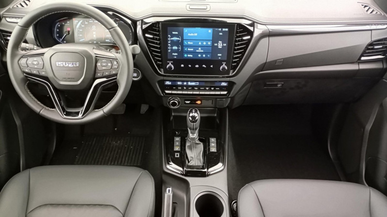 Photo 11 de l'offre de ISUZU D-MAX 1.9 4X4 SPACE CAB N60 NSPORT  AT à 45846€ chez Carlyss automobiles Vitré
