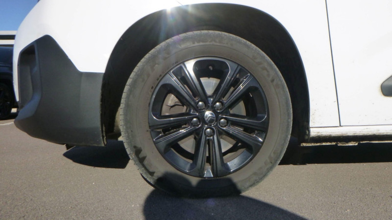 Photo 5 de l'offre de CITROEN Berlingo Berlingo Taille XL BlueHDi 130 S&S EAT8 Max à 34098€ chez Carlyss automobiles Vitré