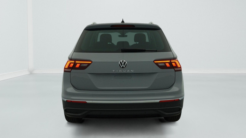 Photo 6 de l'offre de VOLKSWAGEN Tiguan 1.5 TSI 150ch BVM6 Life à 26052€ chez Carlyss automobiles Vitré