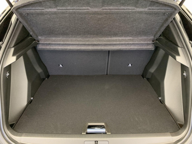 Photo 11 de l'offre de PEUGEOT 2008 Hybrid 145 e-DCS6 GT à 26158€ chez Carlyss automobiles Vitré