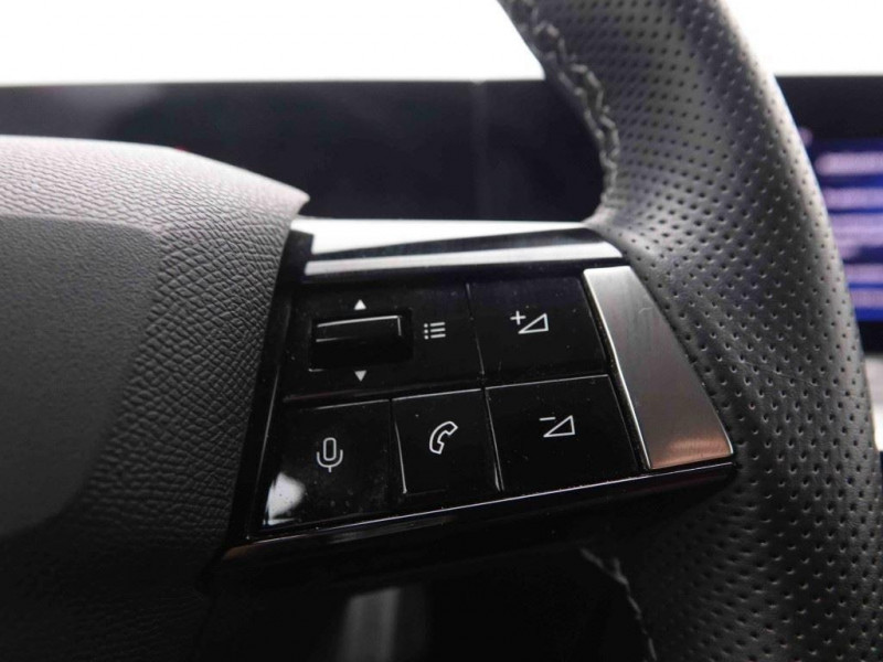 Photo 16 de l'offre de OPEL Astra 1.2 T 130 Automaat SportsTourer Edition à 23734€ chez Carlyss automobiles Vitré