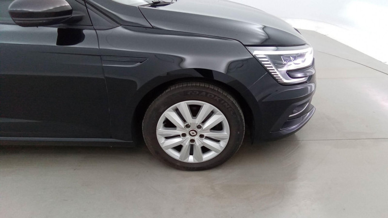 Photo 9 de l'offre de RENAULT Megane IV Berline Mégane IV Berline Blue dCi 115 EDC - 21N Business à 19198€ chez Carlyss automobiles Vitré