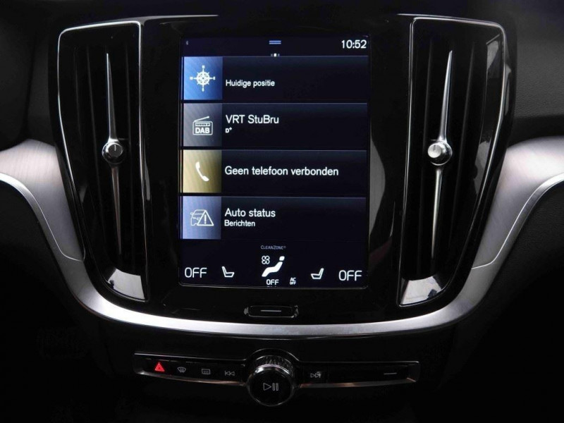 Photo 8 de l'offre de VOLVO V60 T6 AWD Recharge Inscription à 38155€ chez Carlyss automobiles Vitré