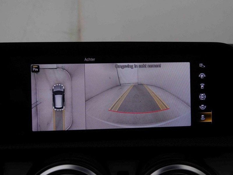 Photo 13 de l'offre de MERCEDES-BENZ CLA 220d 190 DCT 4 Matic Shooting Brake AMG-Line à 31749€ chez Carlyss automobiles Vitré