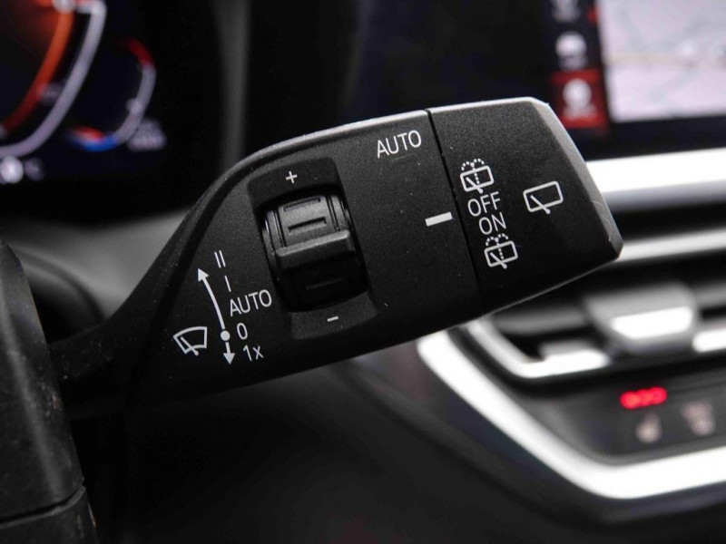 Photo 12 de l'offre de Bmw 3 330i Touring Steptronic M-Pack à 46965€ chez Carlyss automobiles Vitré