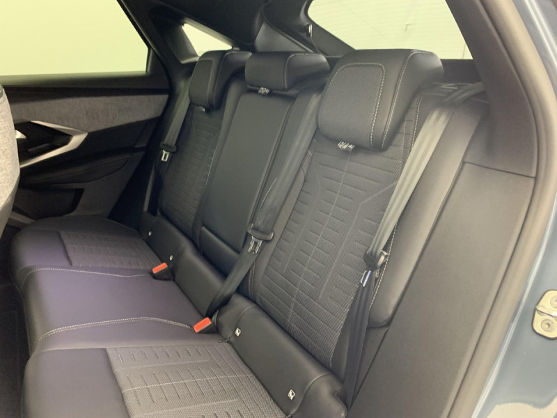 Photo 20 de l'offre de PEUGEOT 3008 Hybrid 145 e-DCS6 GT à 32958€ chez Carlyss automobiles Vitré