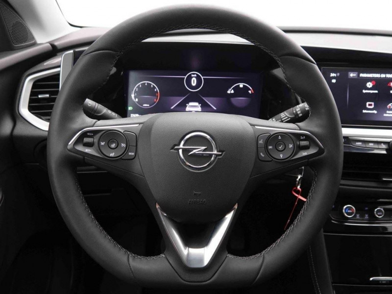 Photo 5 de l'offre de OPEL Grandland 1.2 T 130 GS Line à 23774€ chez Carlyss automobiles Vitré