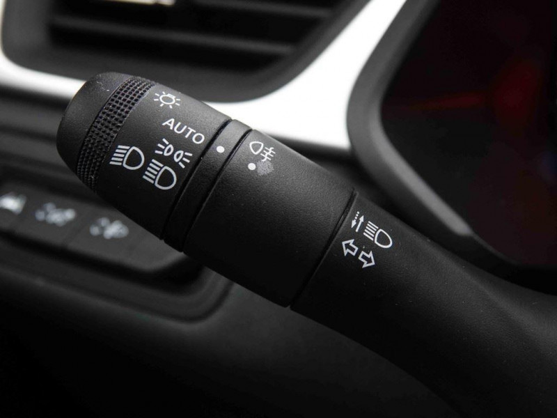 Photo 15 de l'offre de RENAULT CAPTUR 1.0 tce 90 techno à 21198€ chez Carlyss automobiles Vitré