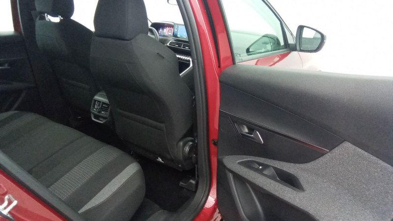 Photo 4 de l'offre de PEUGEOT 3008 PureTech 130ch S&S BVM6 Active Pack à 18598€ chez Carlyss automobiles Vitré