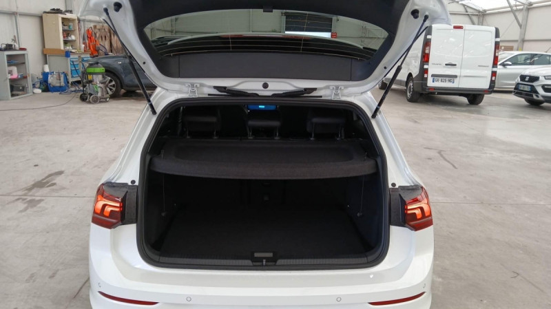 Photo 9 de l'offre de VOLKSWAGEN GOLF Golf 2.0 TDI 150 DSG7 R-Line à 37998€ chez Carlyss automobiles Vitré