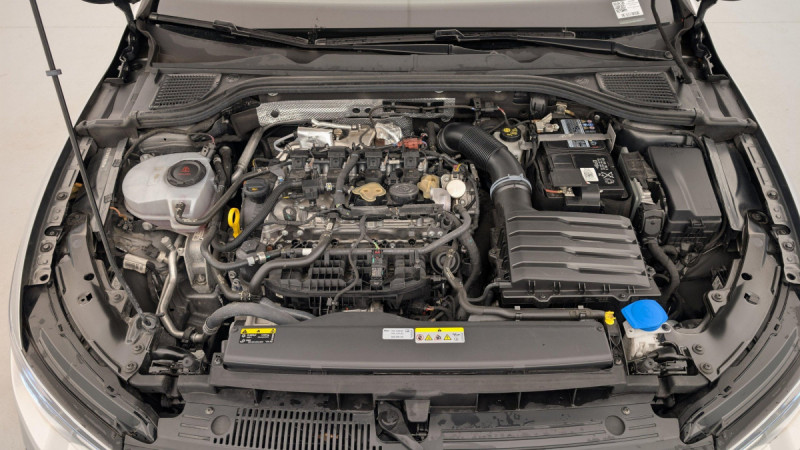 Photo 20 de l'offre de VOLKSWAGEN GOLF 8 2.0 TSI 245 DSG7 GTI à 31140€ chez Carlyss automobiles Vitré