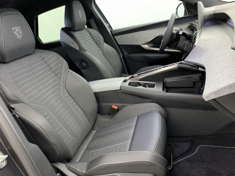 Photo 6 de l'offre de PEUGEOT 3008 Hybrid 145 e-DCS6 GT à 34458€ chez Carlyss automobiles Vitré