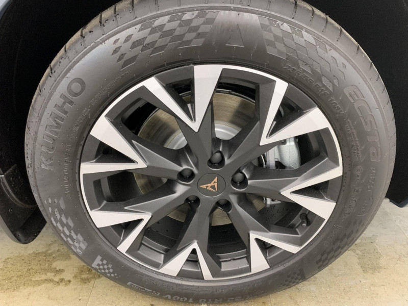 Photo 14 de l'offre de Cupra Terramar 1.5 eHybrid 204 ch DSG6 V à 41998€ chez Carlyss automobiles Vitré