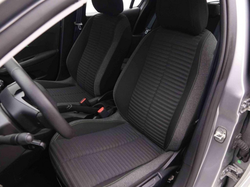 Photo 6 de l'offre de PEUGEOT 208 PureTech 100 S&S BVM6 Active à 17498€ chez Carlyss automobiles Vitré